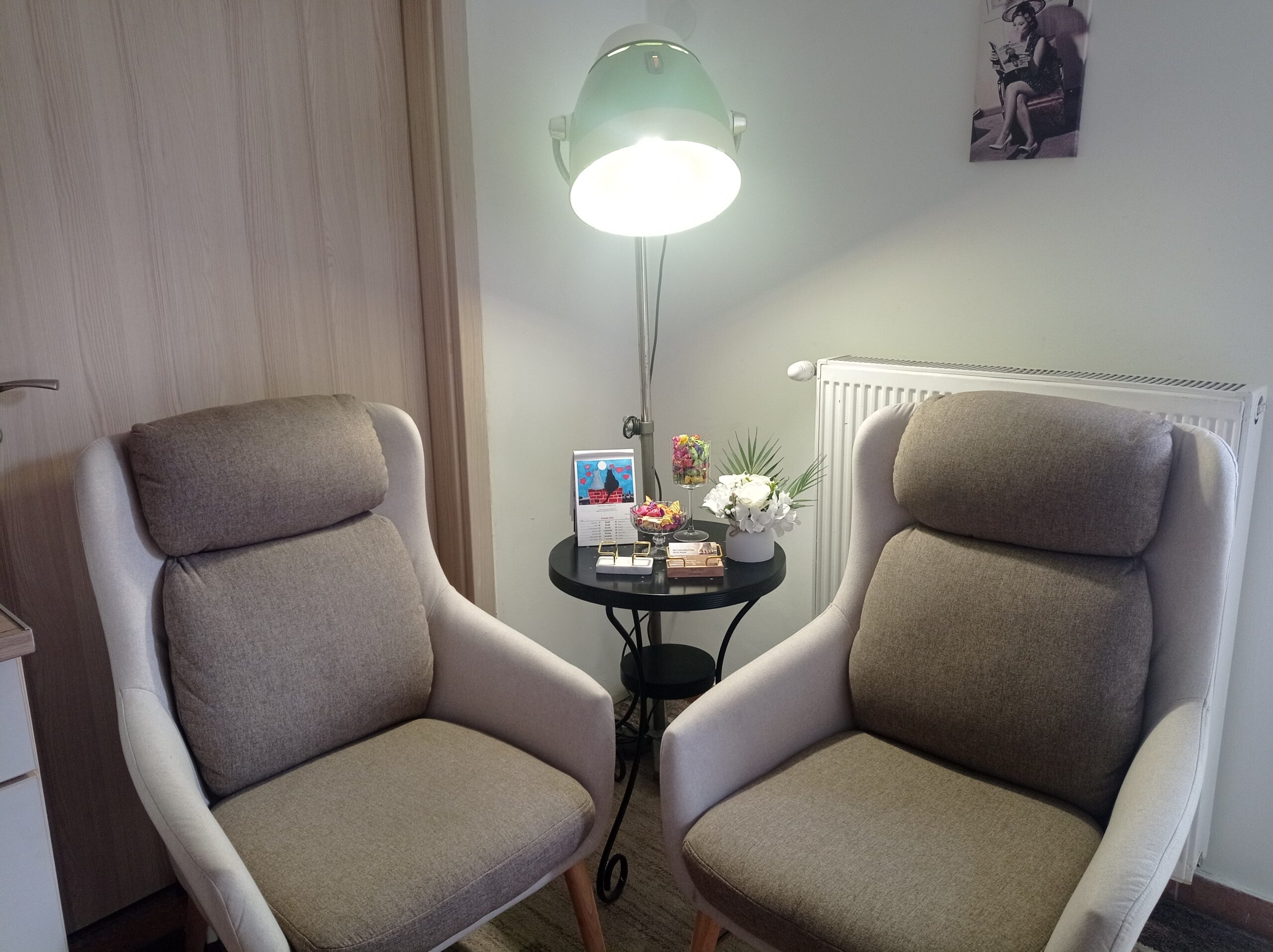 Spot4you pedikűr szalon - váróhelyiség